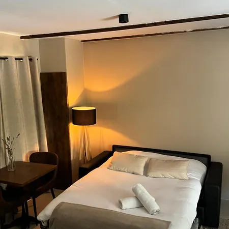 Maison Au Bord De L'eau Les Roches Villa