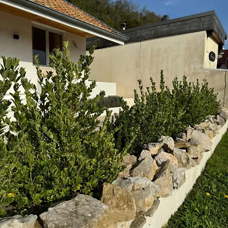 Maison Au Bord De L'eau Les Roches