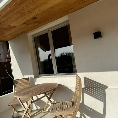 Villa Maison Au Bord De L'eau Les Roches