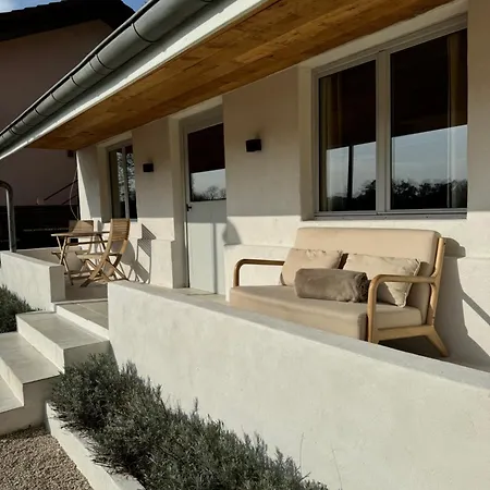 Maison Au Bord De L'eau Les Roches Villa *